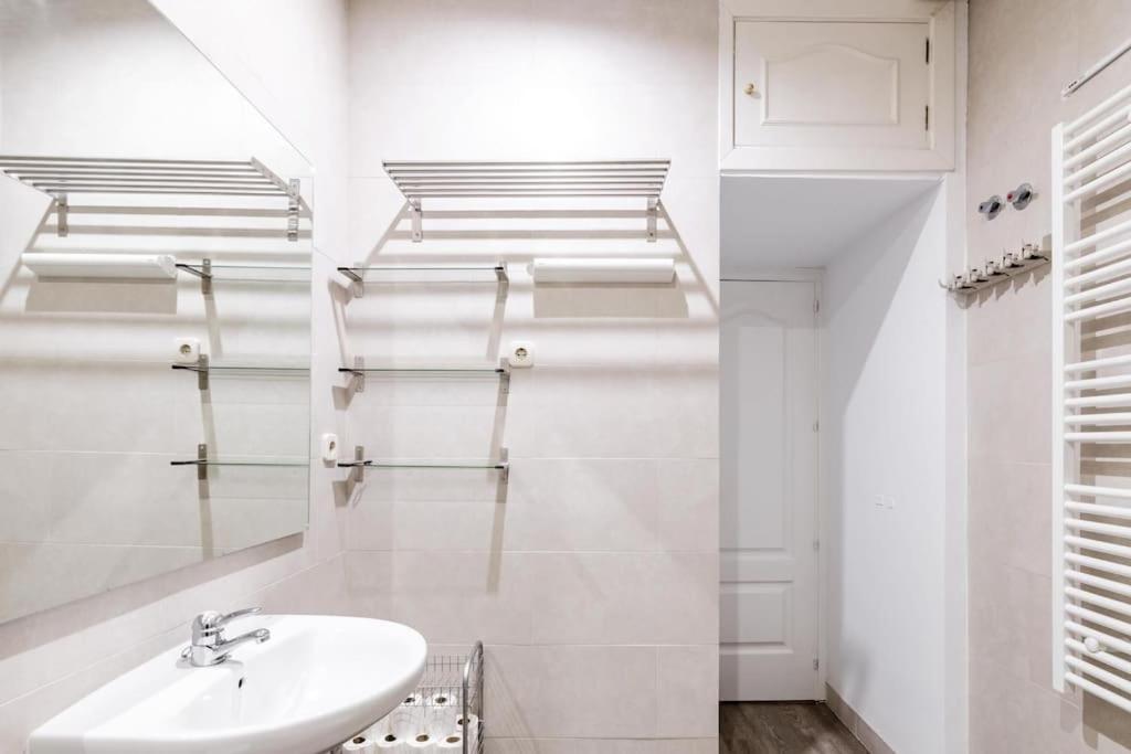 Apartamento Proximo A Gran Via Madrid Leilighet Eksteriør bilde